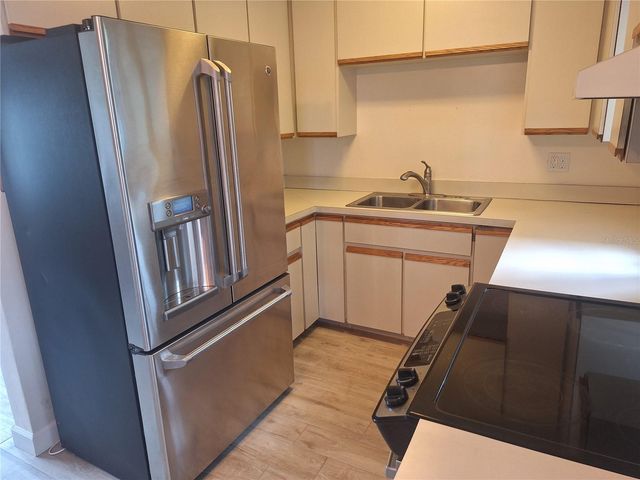 8916 NARCISSUS AVENUE, Seminole, FL 33777