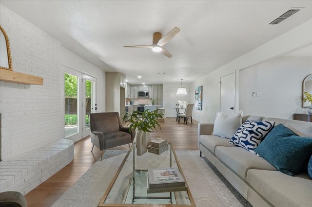 4108 Alicante Avenue, Fort Worth, TX 76133