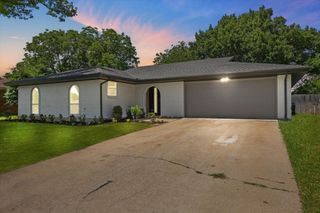 4108 Alicante Avenue, Fort Worth, TX 76133
