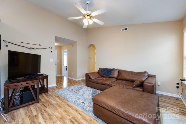 11015 Olde English Drive, Charlotte, NC 28216