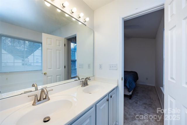 11015 Olde English Drive, Charlotte, NC 28216