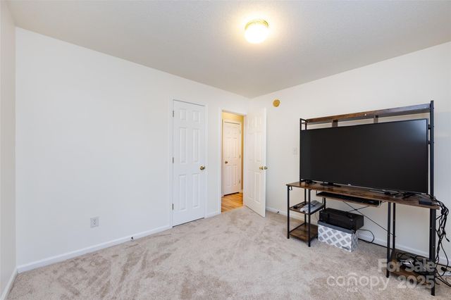 11015 Olde English Drive, Charlotte, NC 28216