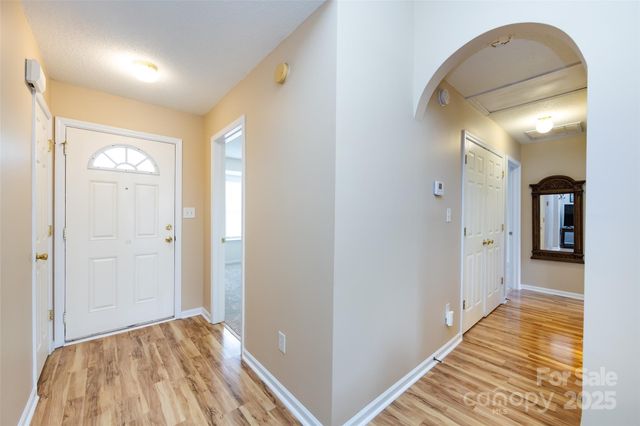 11015 Olde English Drive, Charlotte, NC 28216