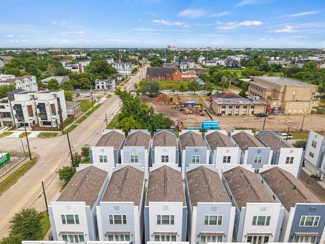 2228 Mcgowen Street, Houston, TX 77004