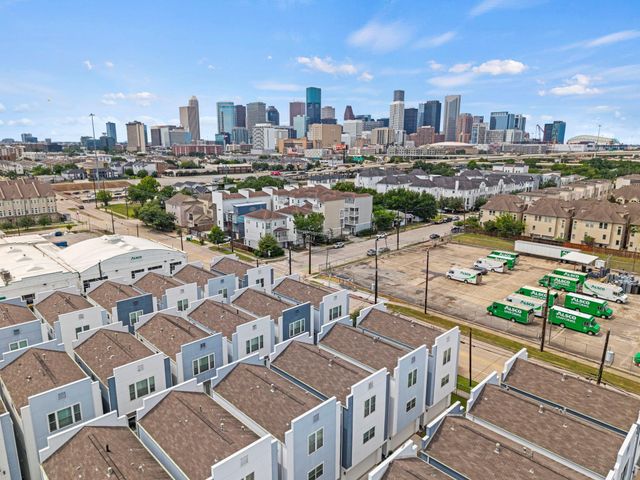 2228 Mcgowen Street, Houston, TX 77004