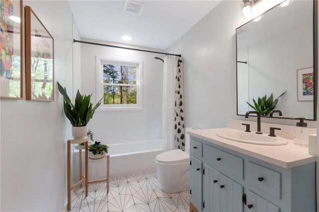 220 Burnie Road, Woodstock, GA 30188