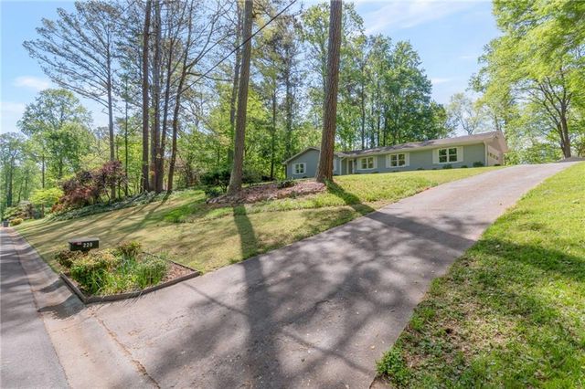 220 Burnie Road, Woodstock, GA 30188