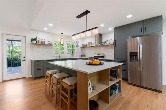 220 Burnie Road, Woodstock, GA 30188