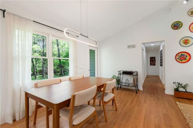 220 Burnie Road, Woodstock, GA 30188