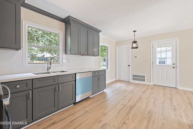 204 Eastland Drive, Lafayette, LA 70503