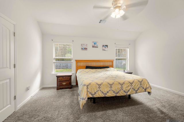 13230 Fowler Dr, Walker, LA 70785