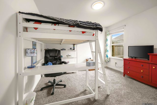 13230 Fowler Dr, Walker, LA 70785