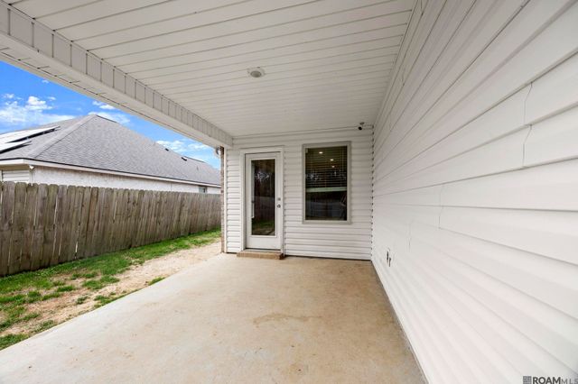 13230 Fowler Dr, Walker, LA 70785