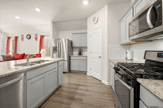 13230 Fowler Dr, Walker, LA 70785