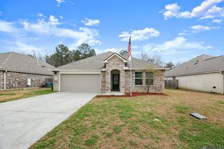 13230 Fowler Dr, Walker, LA 70785