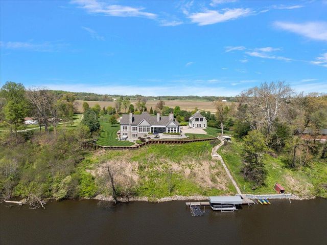 13741 S Indian Springs Road, Buchanan, MI 49107
