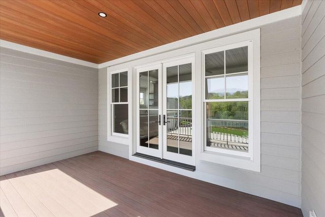 13741 S Indian Springs Road, Buchanan, MI 49107