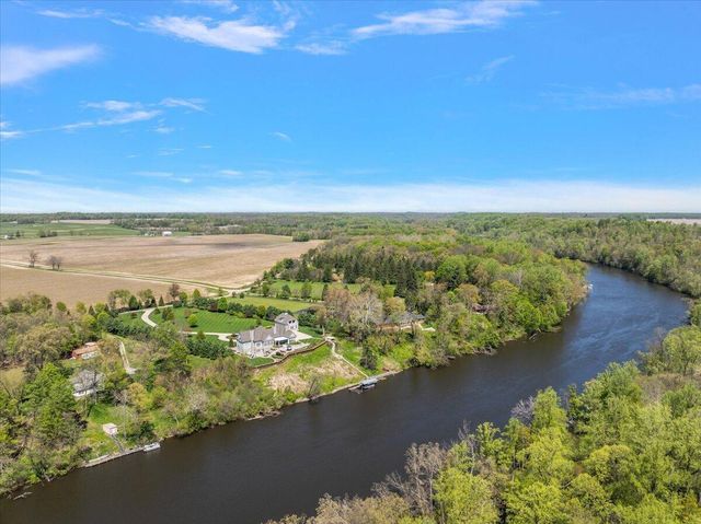 13741 S Indian Springs Road, Buchanan, MI 49107