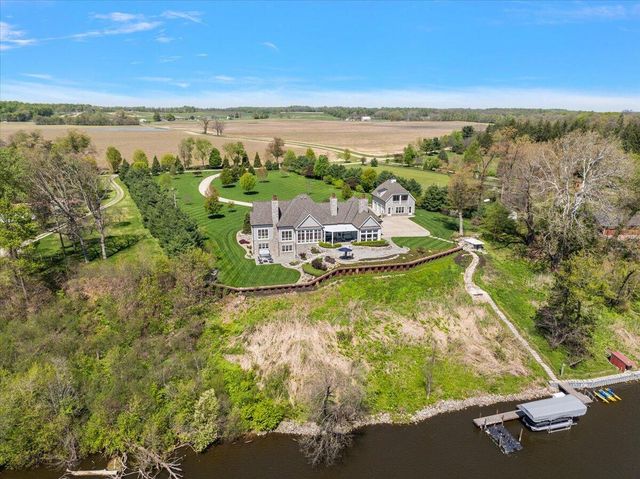 13741 S Indian Springs Road, Buchanan, MI 49107