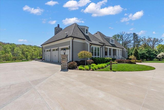 13741 S Indian Springs Road, Buchanan, MI 49107