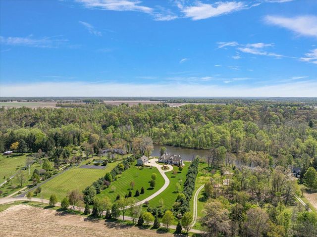13741 S Indian Springs Road, Buchanan, MI 49107
