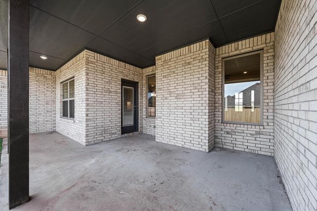 11709 NW 105th Street, Yukon, OK 73099