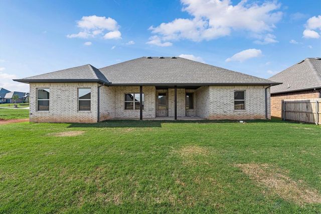 11709 NW 105th Street, Yukon, OK 73099