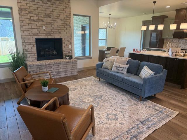 11709 NW 105th Street, Yukon, OK 73099