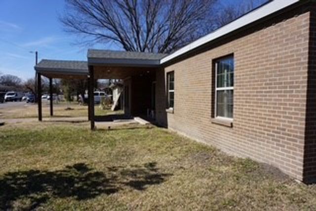 134 W Cober Drive, Grand Prairie, TX 75051