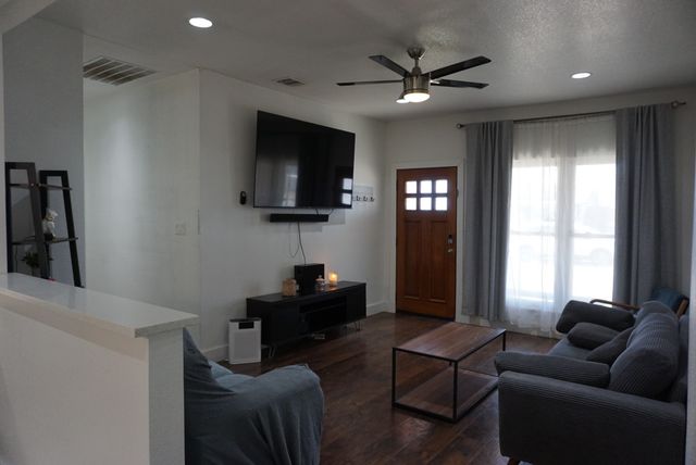 134 W Cober Drive, Grand Prairie, TX 75051