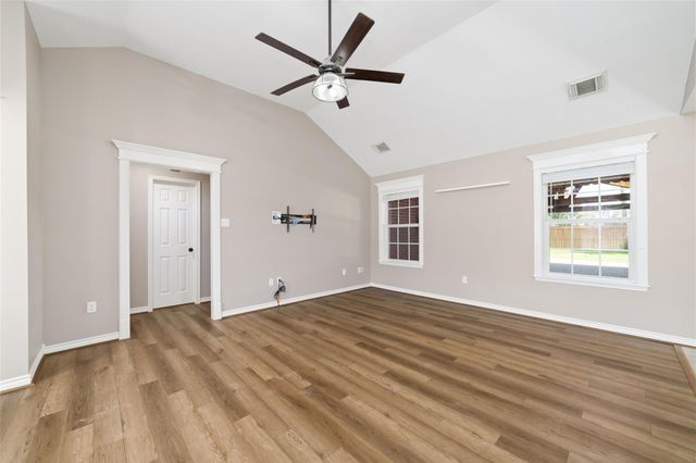 45 County Road 2208, Cleveland, TX 77327