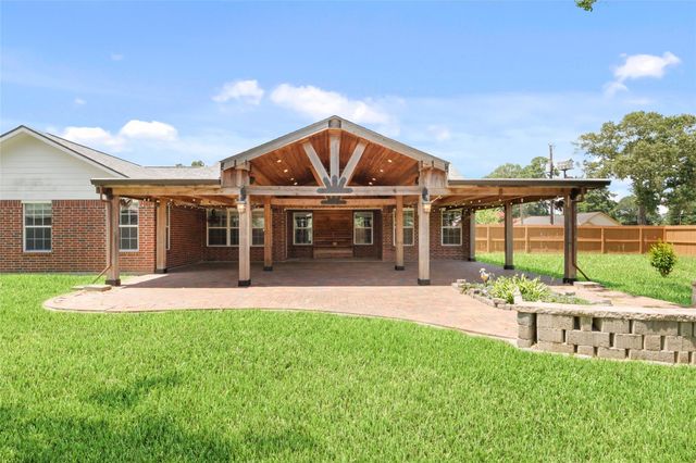 45 County Road 2208, Cleveland, TX 77327
