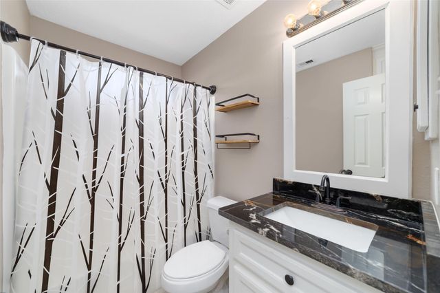 45 County Road 2208, Cleveland, TX 77327