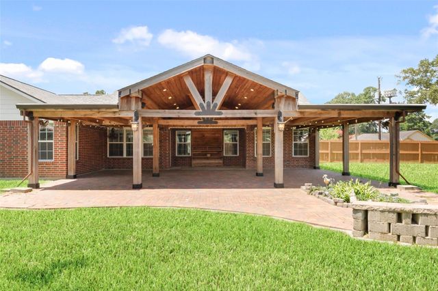 45 County Road 2208, Cleveland, TX 77327