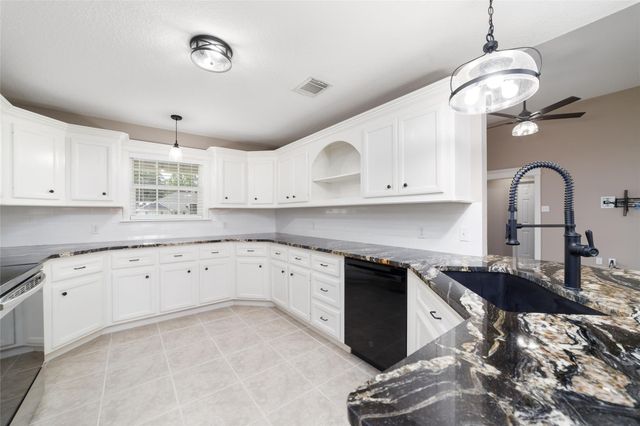 45 County Road 2208, Cleveland, TX 77327