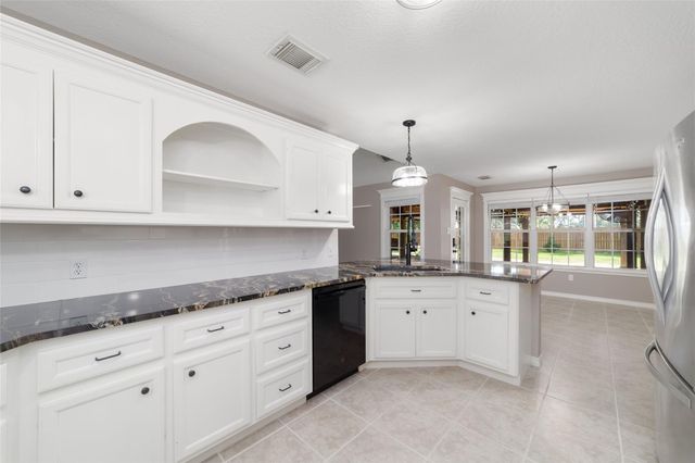 45 County Road 2208, Cleveland, TX 77327