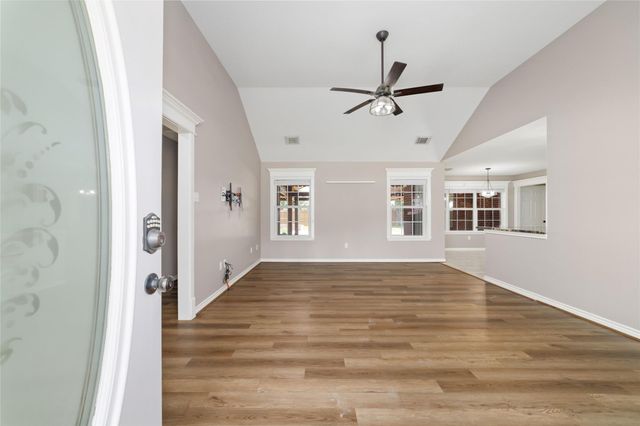 45 County Road 2208, Cleveland, TX 77327