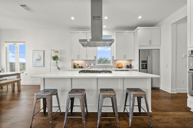 5717 Lost Horizon DR 12, Austin, TX 78759
