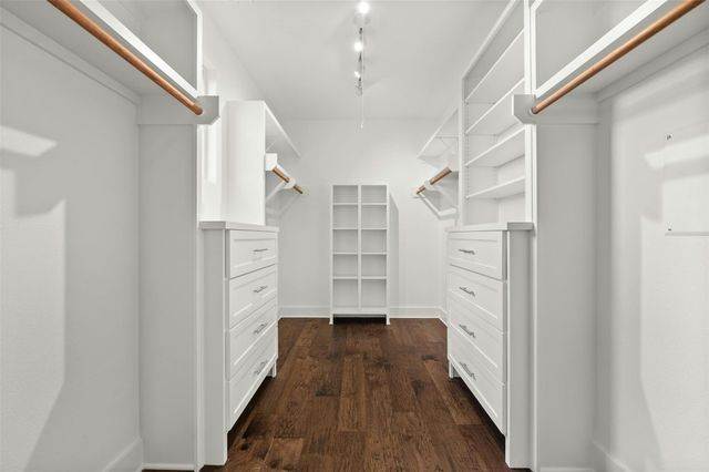 5717 Lost Horizon DR 12, Austin, TX 78759