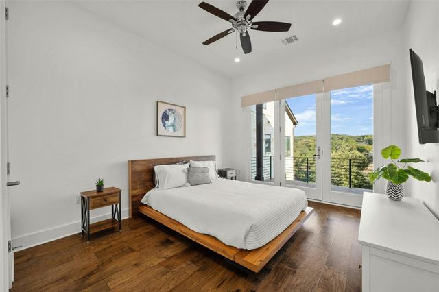 5717 Lost Horizon DR 12, Austin, TX 78759