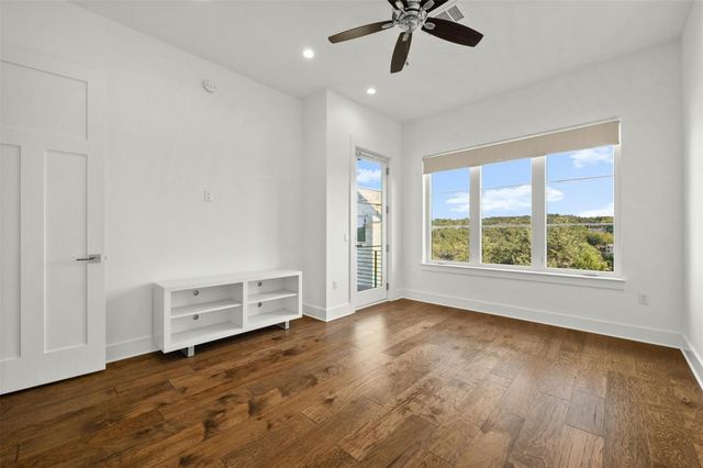5717 Lost Horizon DR 12, Austin, TX 78759