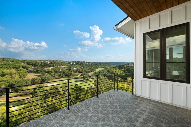 5717 Lost Horizon DR 12, Austin, TX 78759