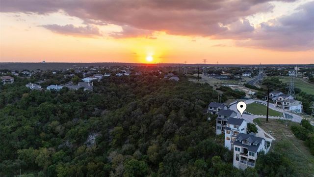 5717 Lost Horizon DR 12, Austin, TX 78759