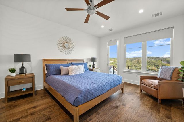5717 Lost Horizon DR 12, Austin, TX 78759