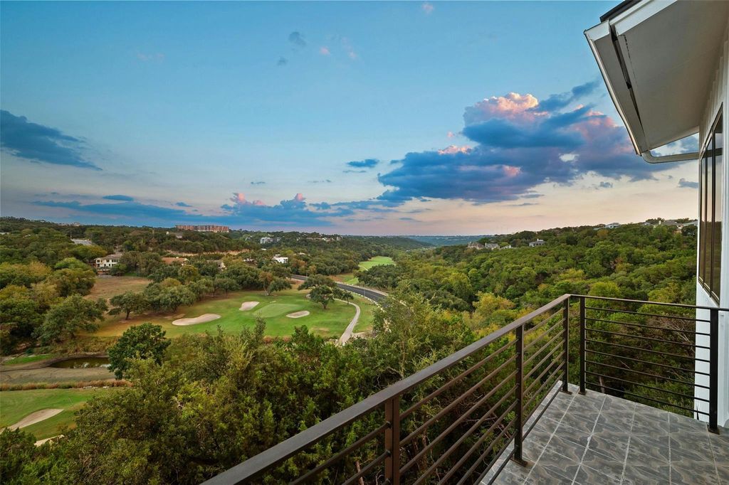 5717 Lost Horizon DR 12, Austin, TX 78759