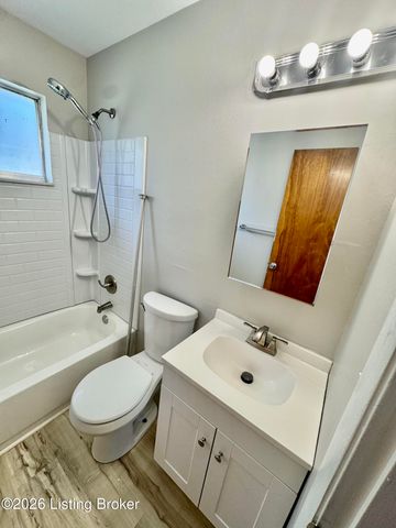 7818 Bramble Ln, Louisville, KY 40258