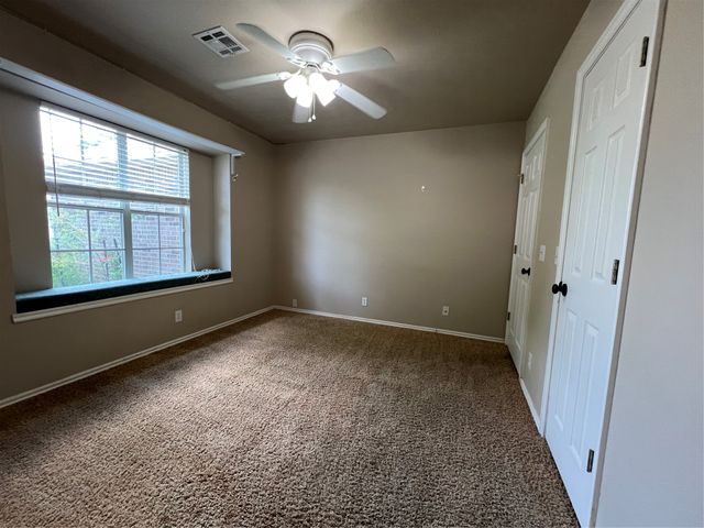 11704 S Gum Avenue, Jenks, OK 74037