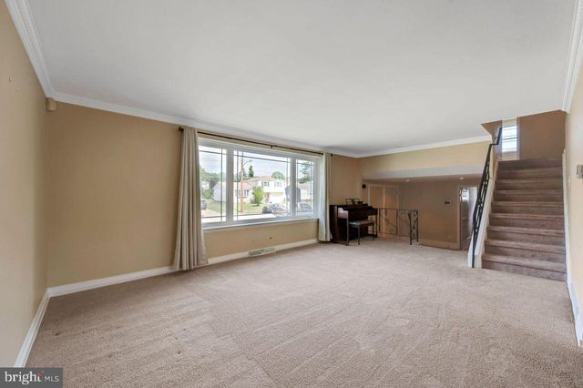 9731 GLENHOPE ROAD, Philadelphia, PA 19115