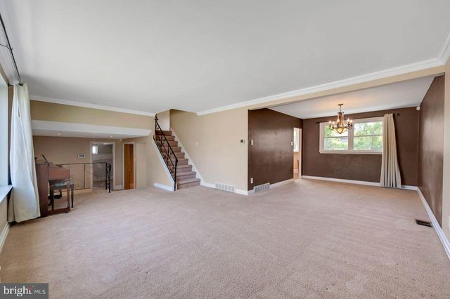 9731 GLENHOPE ROAD, Philadelphia, PA 19115