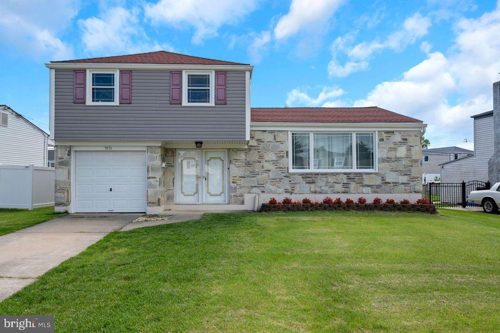 9731 GLENHOPE ROAD, Philadelphia, PA 19115